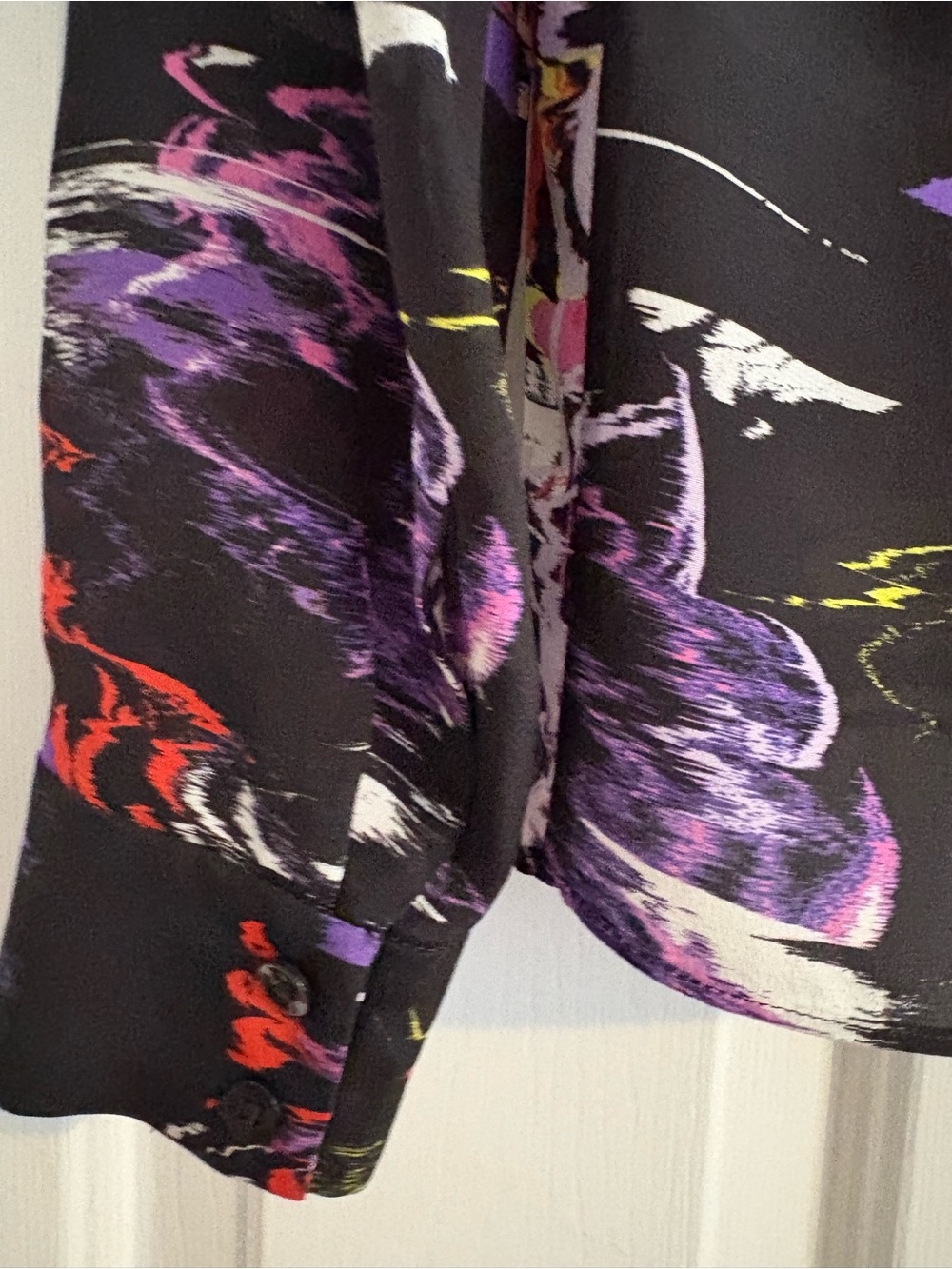 ALICE + OLIVIA abstract Multicolor Print Long Sleeve Blouse. Size Xsmall. Silk. - Picture 8 of 8
